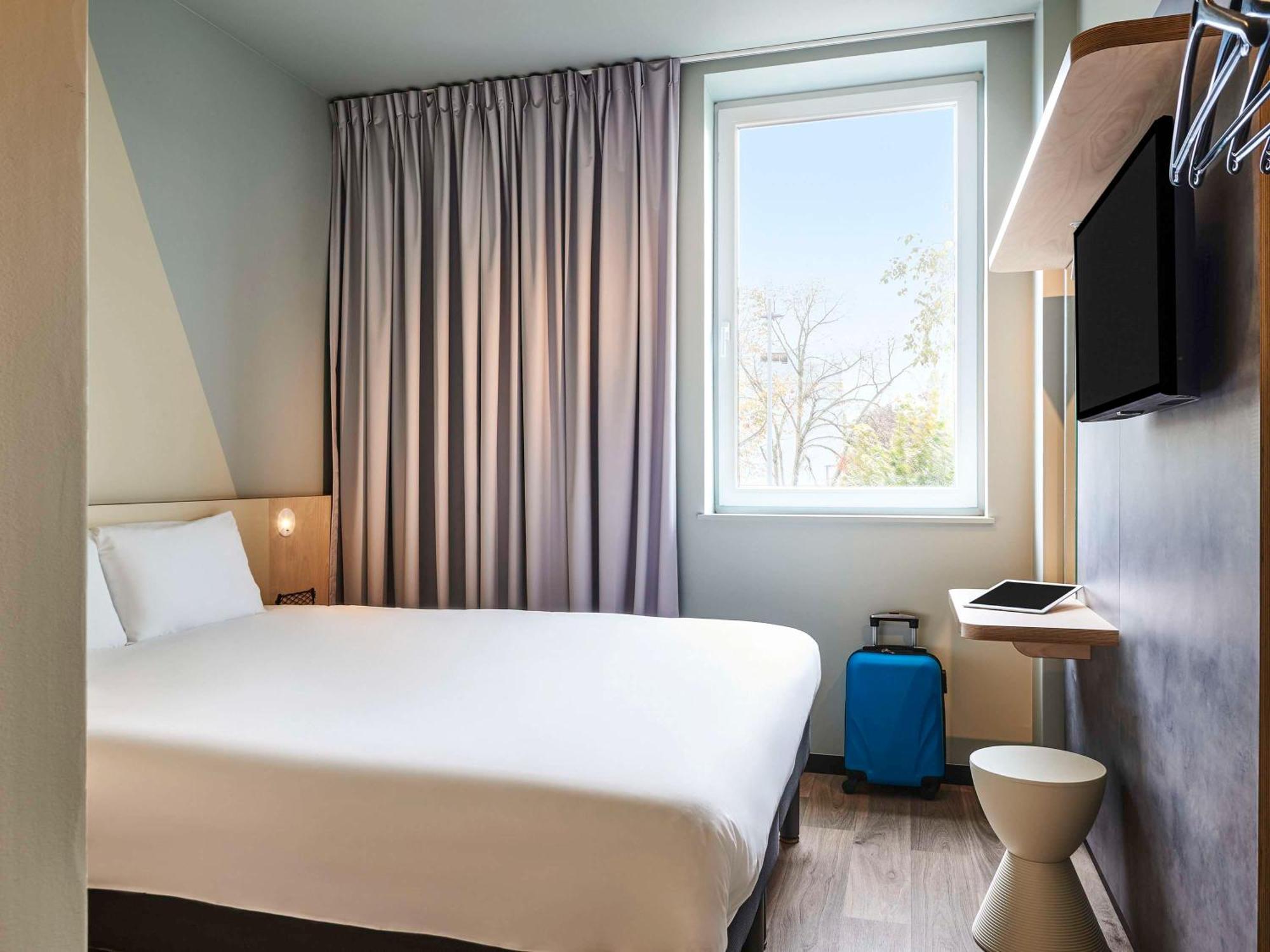 Ibis Budget Epinal Bagian luar foto