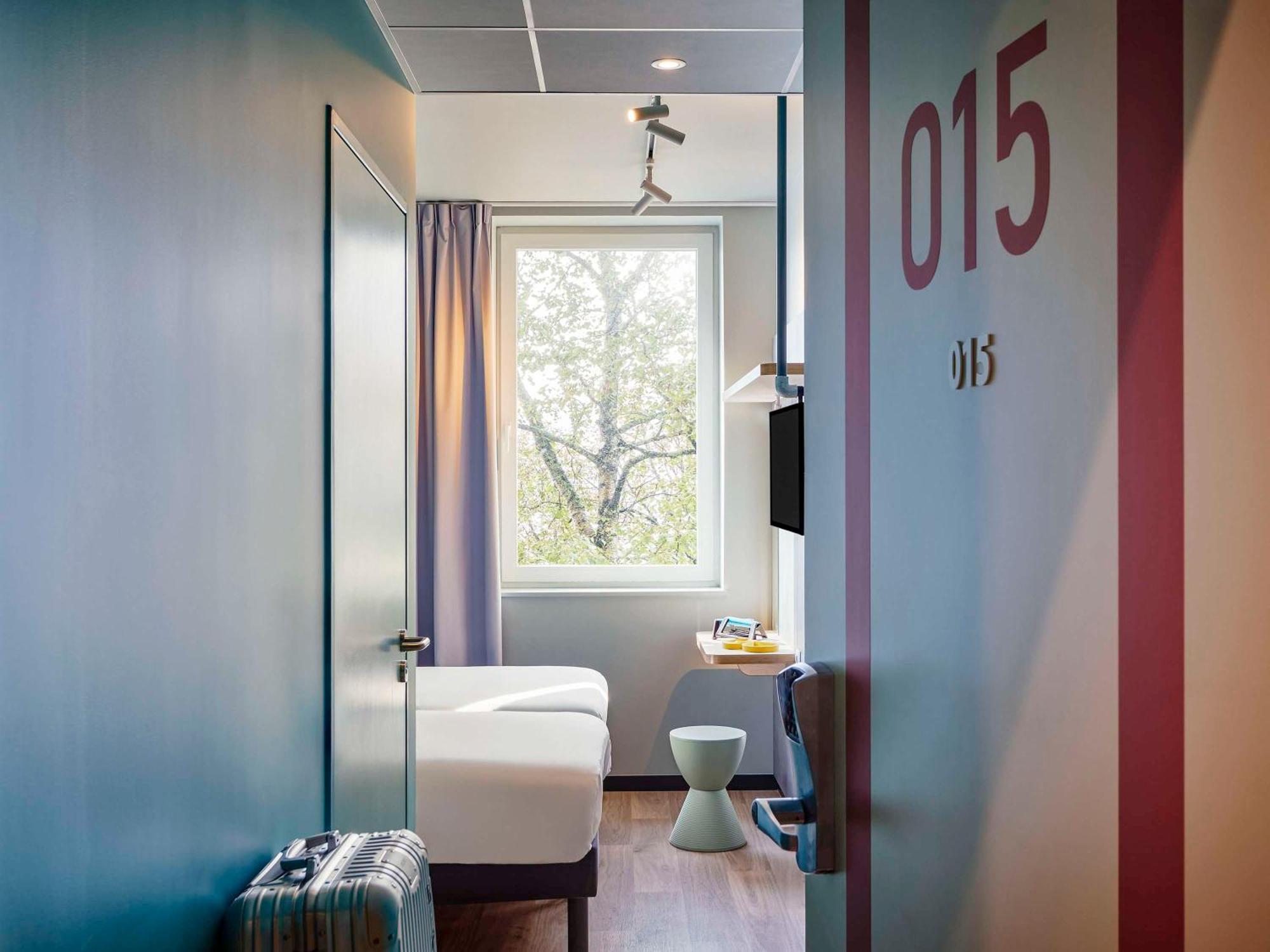 Ibis Budget Epinal Bagian luar foto